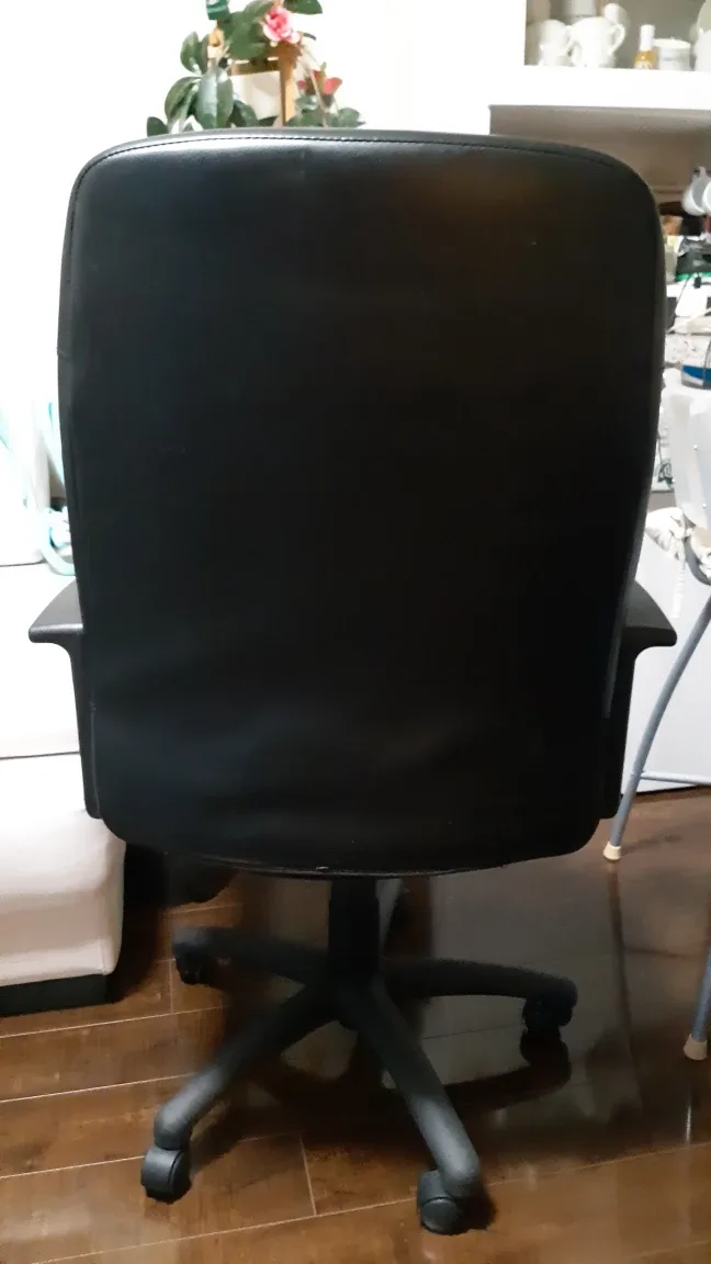 IKEA office Chair - Black and Grey in great clean condition image indicator(5)