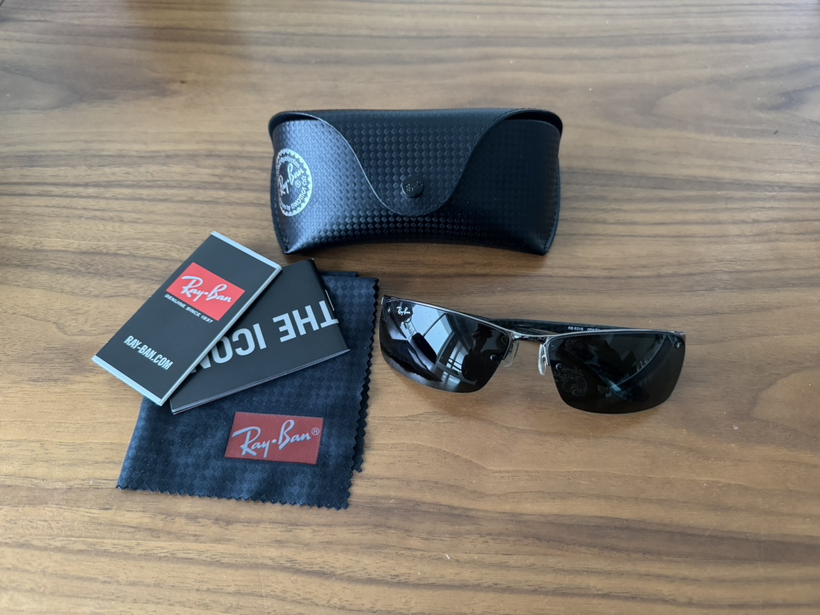 Ray-Ban RB 8315 Sunglasses with Case & Cleaning Cloth