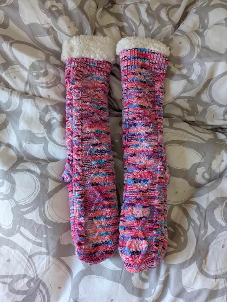 Cozy Comfy Knit Gripper Socks | #freecycle 🧡 thumbnail