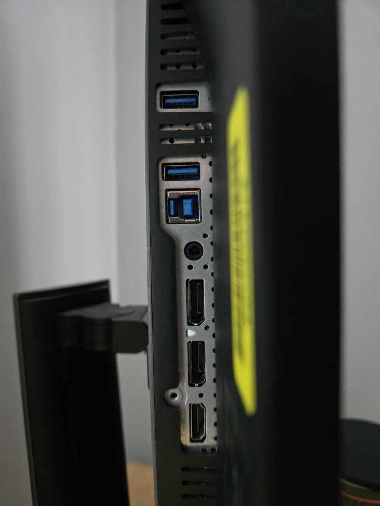 Dell UltraSharp 27 2k Monitor - photo 3