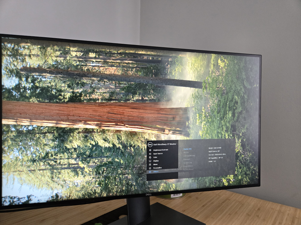 Dell UltraSharp 27 2k Monitor - photo 4