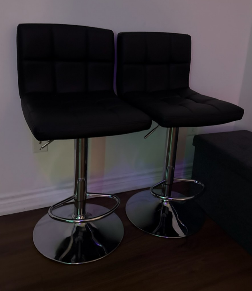 Pair of Black Bar Stools (Excellent condition)