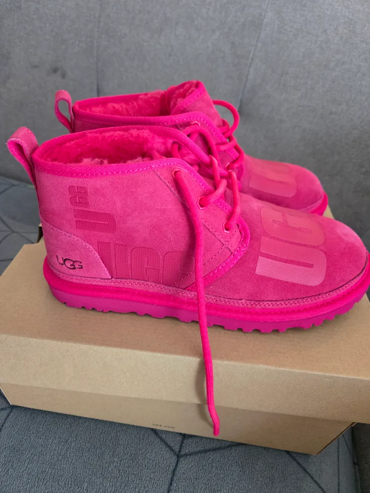 UGG Neumel Chukka Boots - Pink - Women's Size 8 image indicator(4)