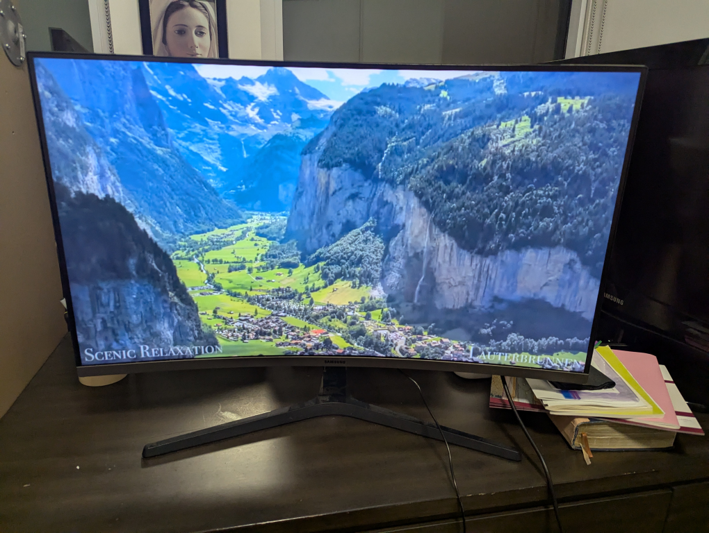 Samsung Curved Monitor - photo 2