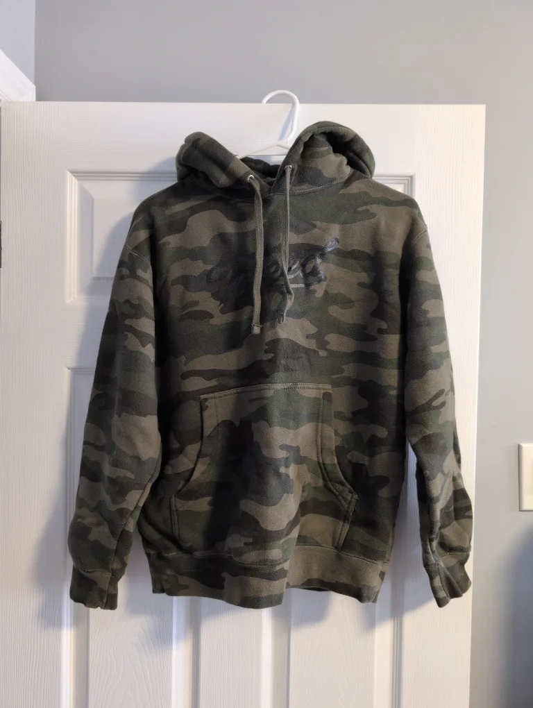 🆓 Camo Hoodie (says Tweed) #freecycle thumbnail