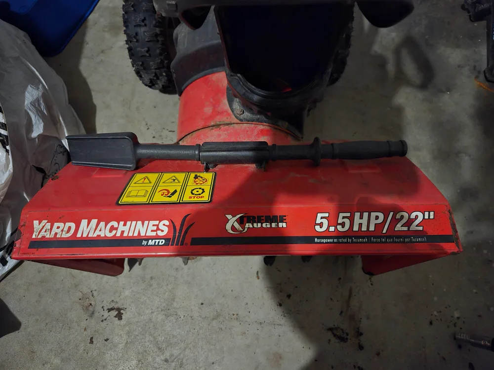MTD  YARD MACHINE SNOW BLOWER ❄️ thumbnail