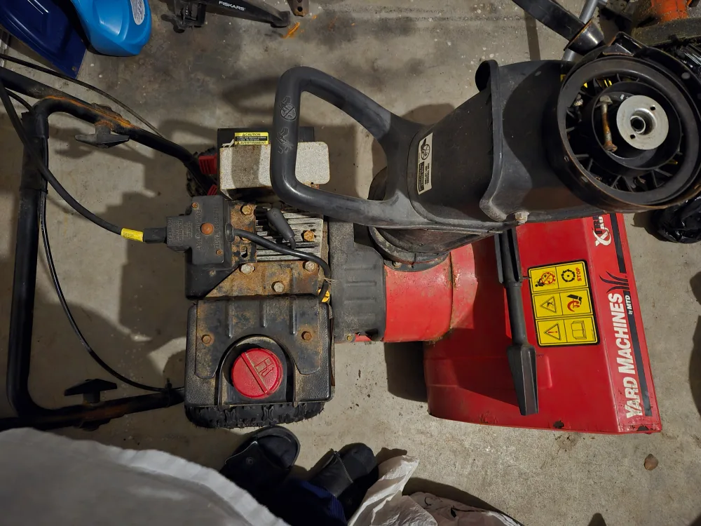 MTD  YARD MACHINE SNOW BLOWER ❄️ image indicator(2)