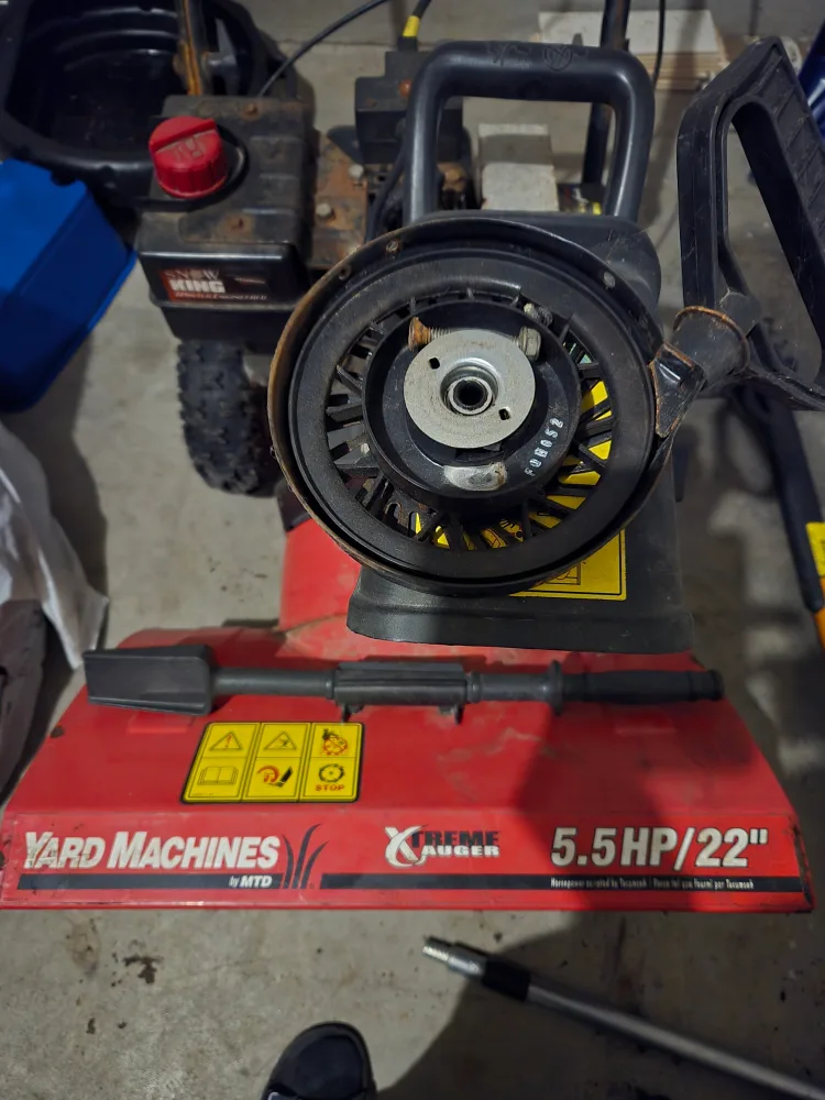 MTD  YARD MACHINE SNOW BLOWER ❄️ image indicator(3)