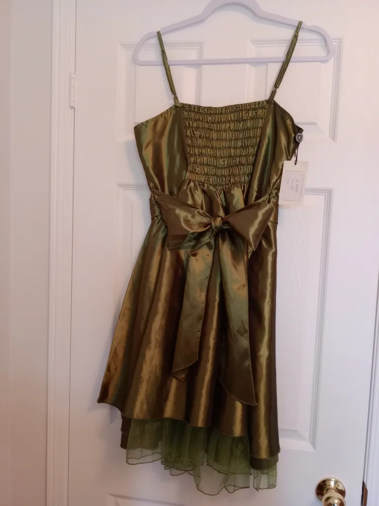 Olive Green Cherlone Size 8/10 Special Occasion Dress image indicator(2)