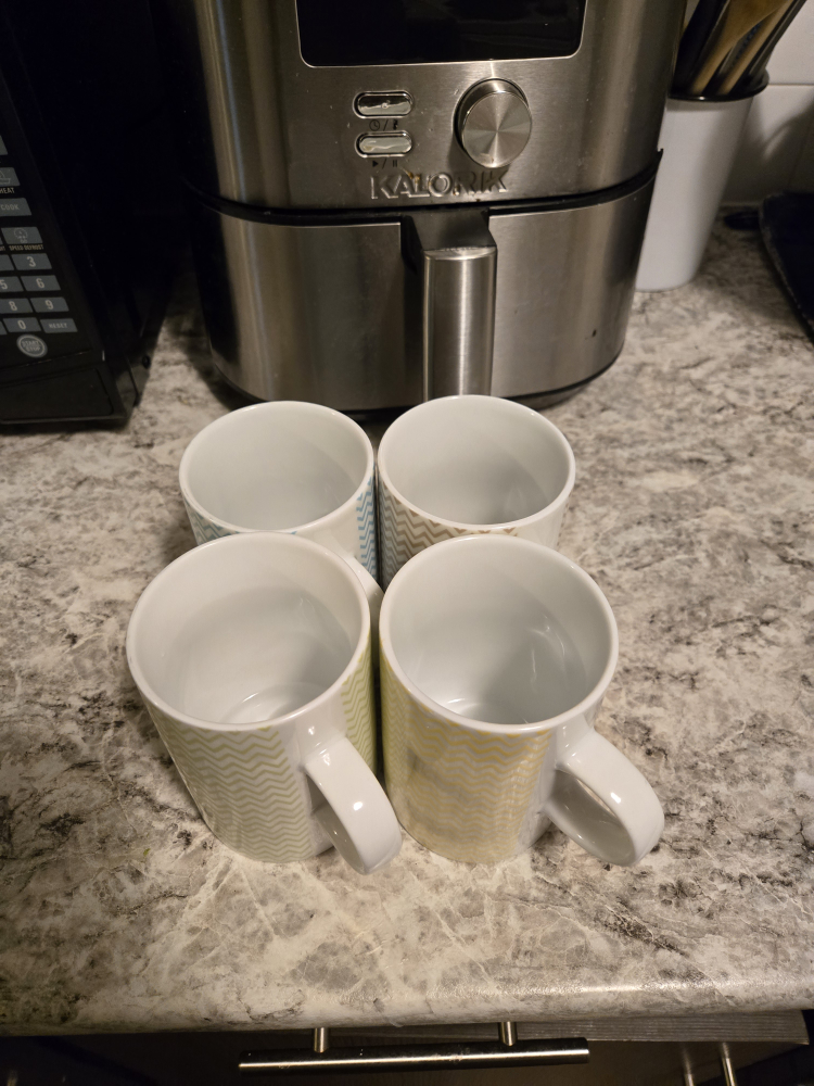 Set of four chevron mugs - photo 3