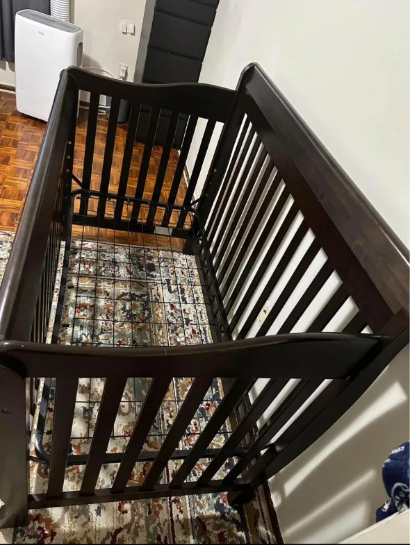 Dark Brown Wooden Crib image indicator(3)