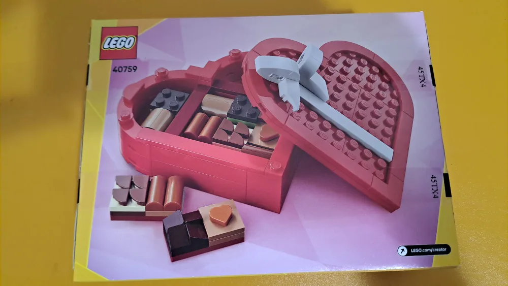 LEGO Creator 40759 Valentine's Day Box - New in Box image indicator(2)