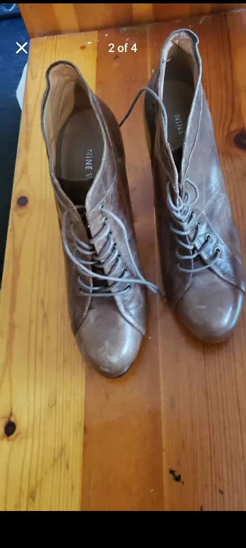 Nine West Women's Leather Ankle Boots image indicator(2)