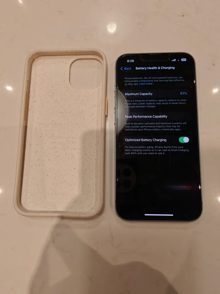 USA iPhone 14 256GB - Blue + Case thumbnail