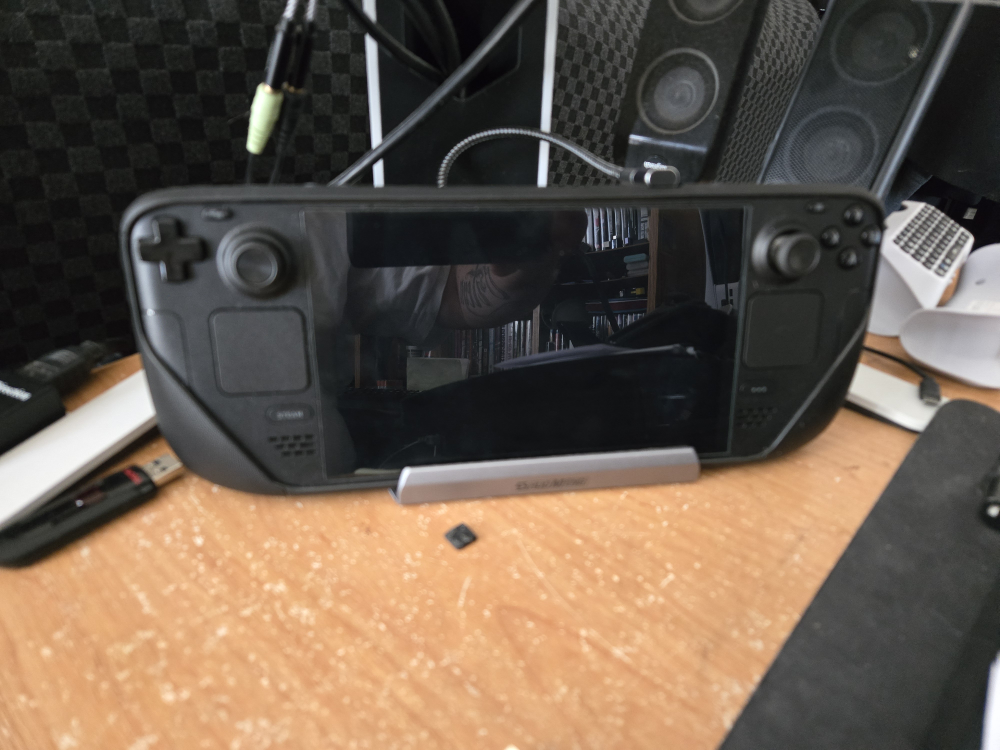 Steam deck oled 1tb with screen protector