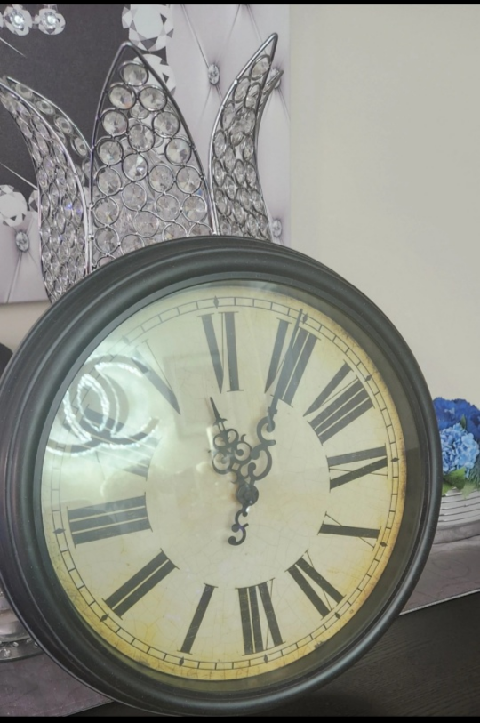 Antique-Style Wall Clock - photo 2
