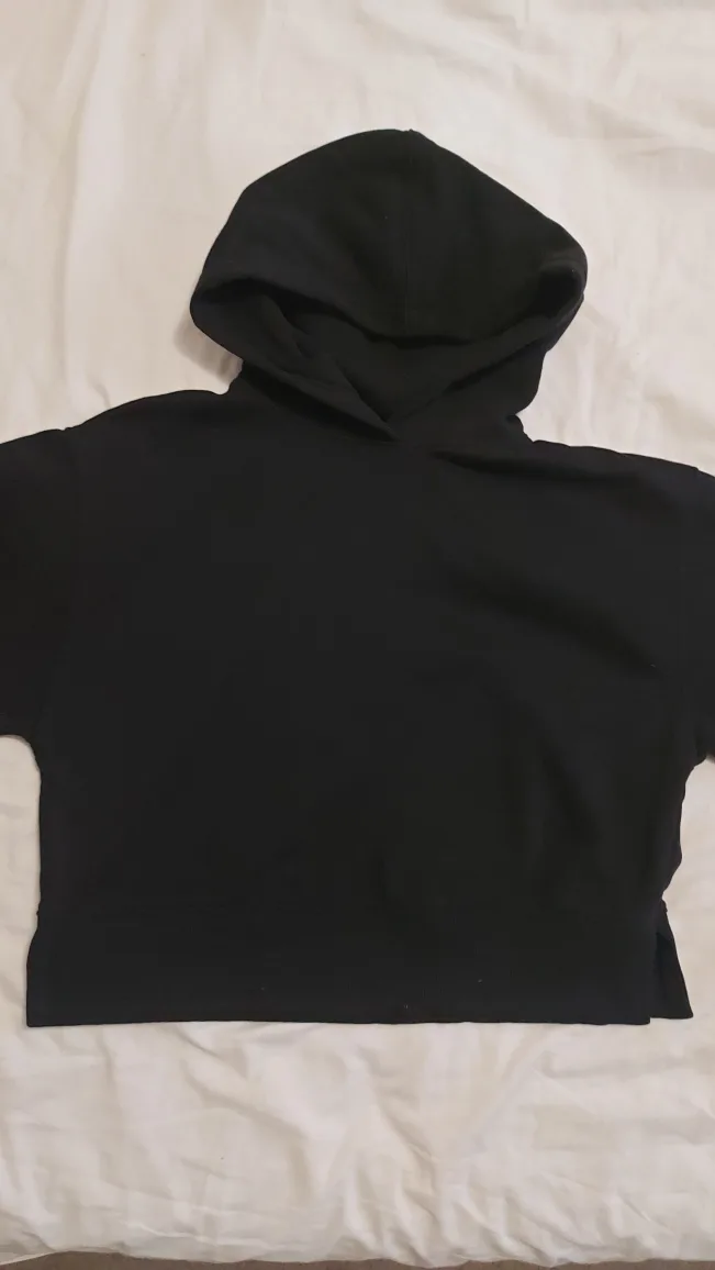 Zara Black Cropped Hoodie Size M image indicator(5)