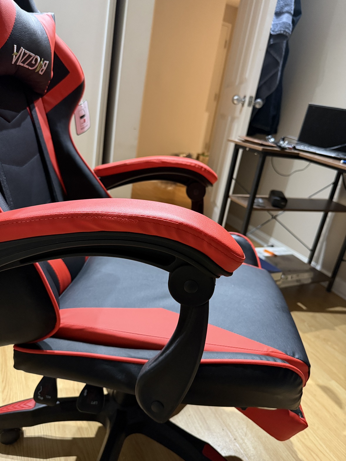 Gaming chair - photo 2