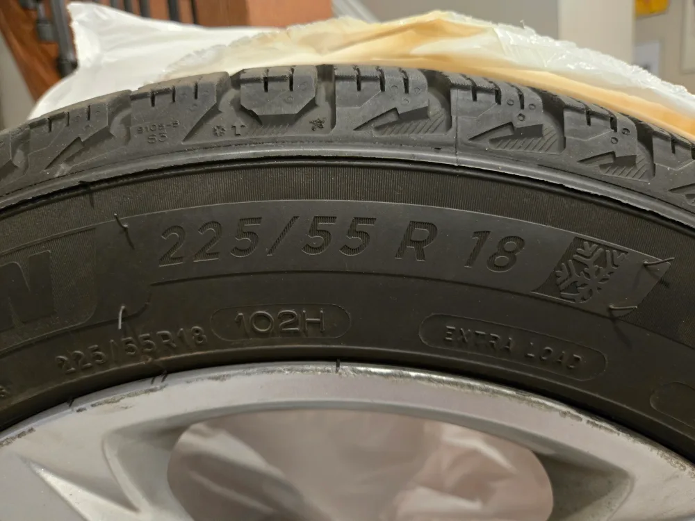 Ford 18" Winter Tires and Rims - 225/55R18 image indicator(2)