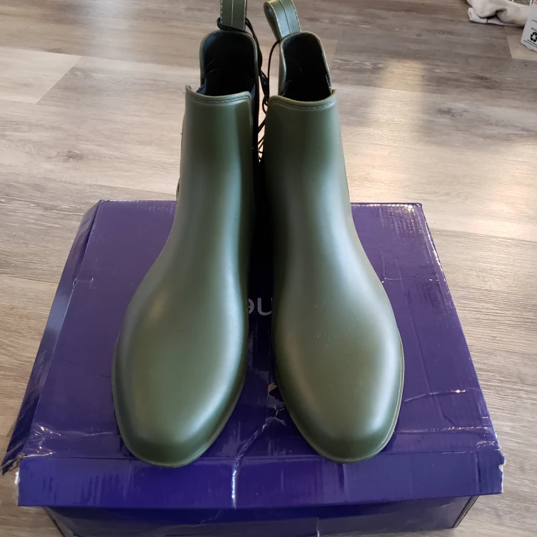Women's Olive Green Rain Boots - Size 9