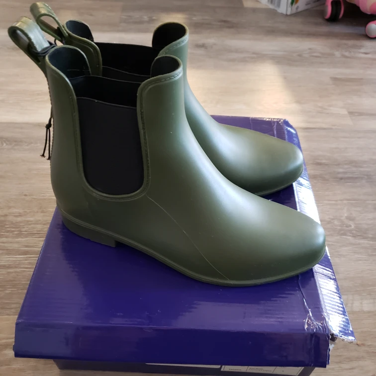Women's Olive Green Rain Boots - Size 9 - photo 2