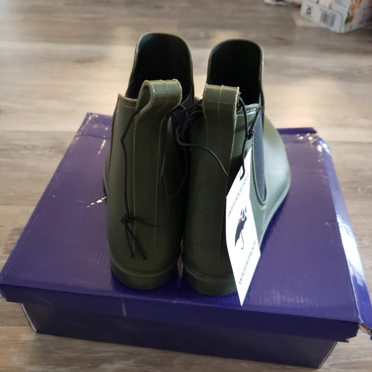 Women's Olive Green Rain Boots - Size 9 - photo 3