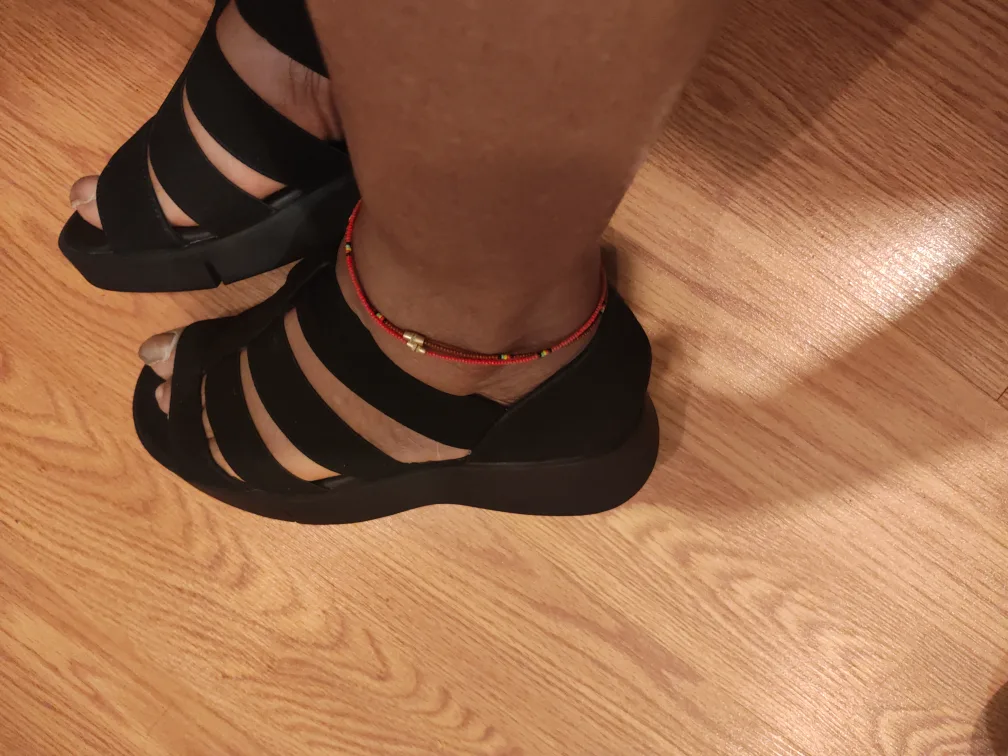 Aerobics Women's Black Wedge Sandals Size 6 image indicator(5)