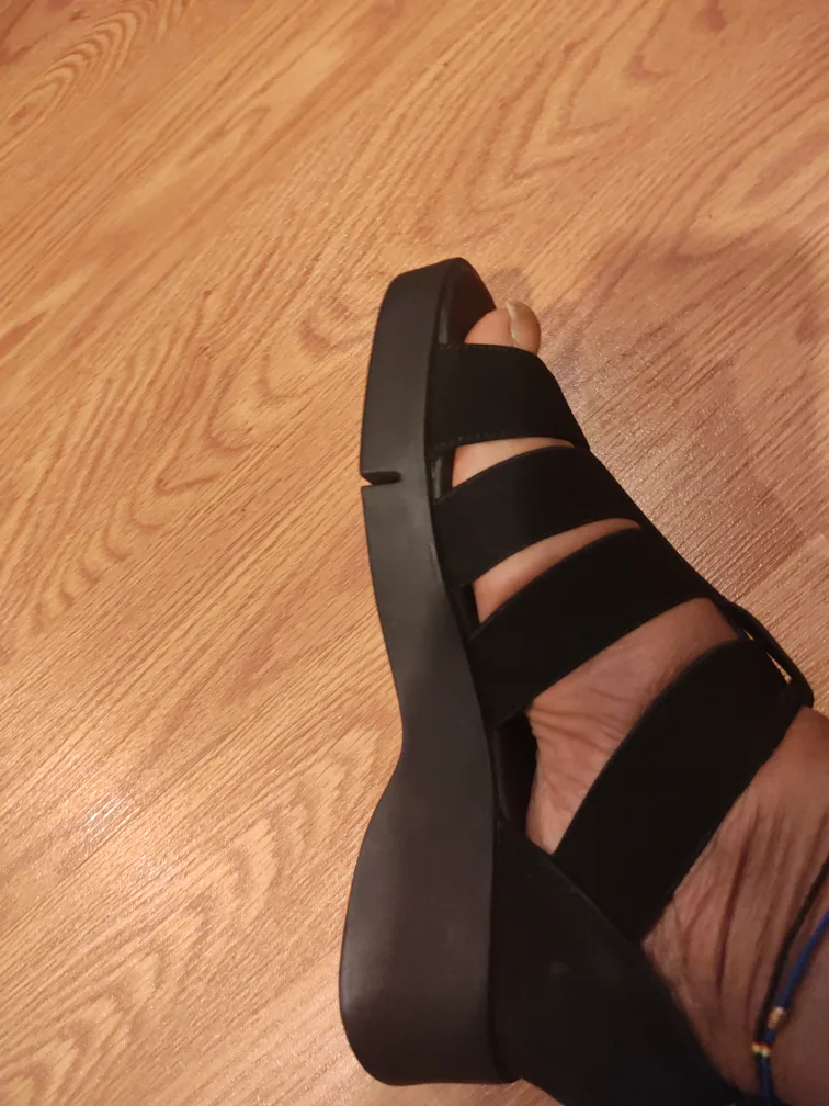 Aerobics Women's Black Wedge Sandals Size 6 image indicator(6)