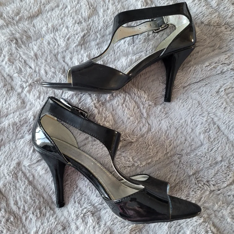 George Black Heels - Size 6 image indicator(4)
