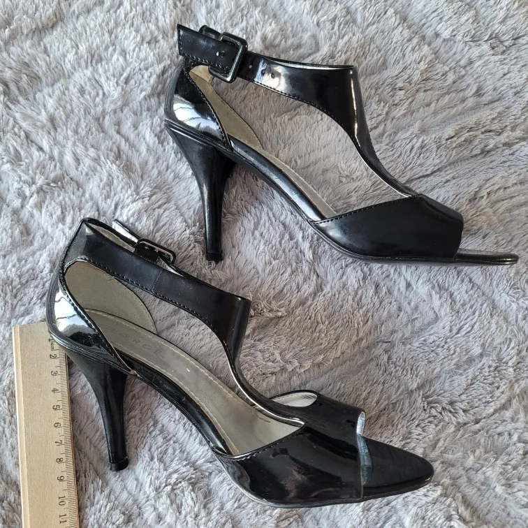 George Black Heels - Size 6 image indicator(5)