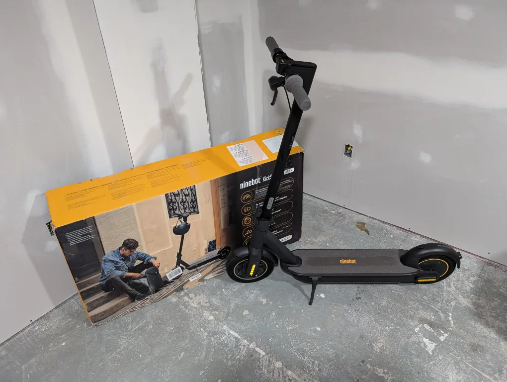 Brand New Segway Ninebot Max Kickscooter Electric Scooter image indicator(4)