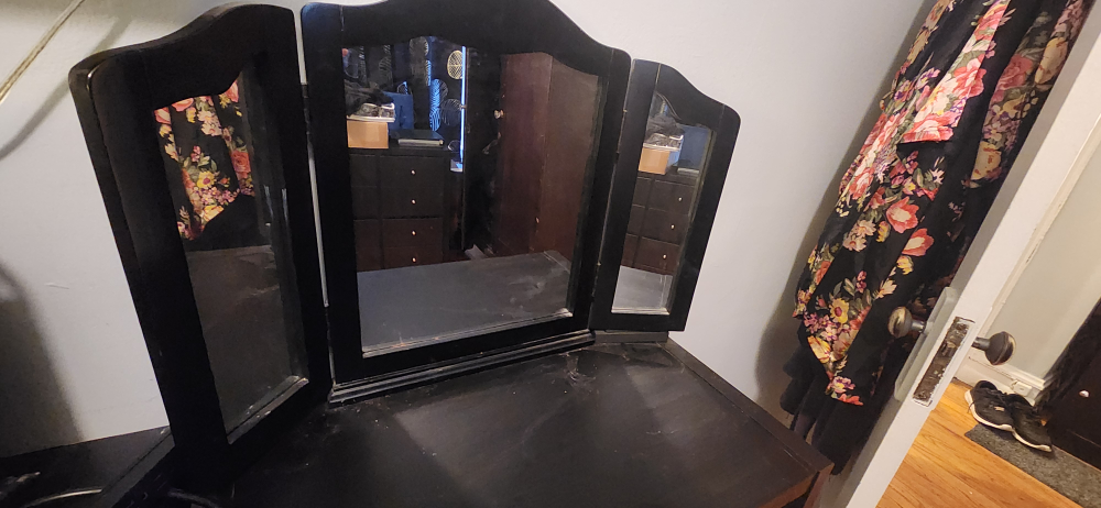 Tri-fold Vanity Mirror, no desk