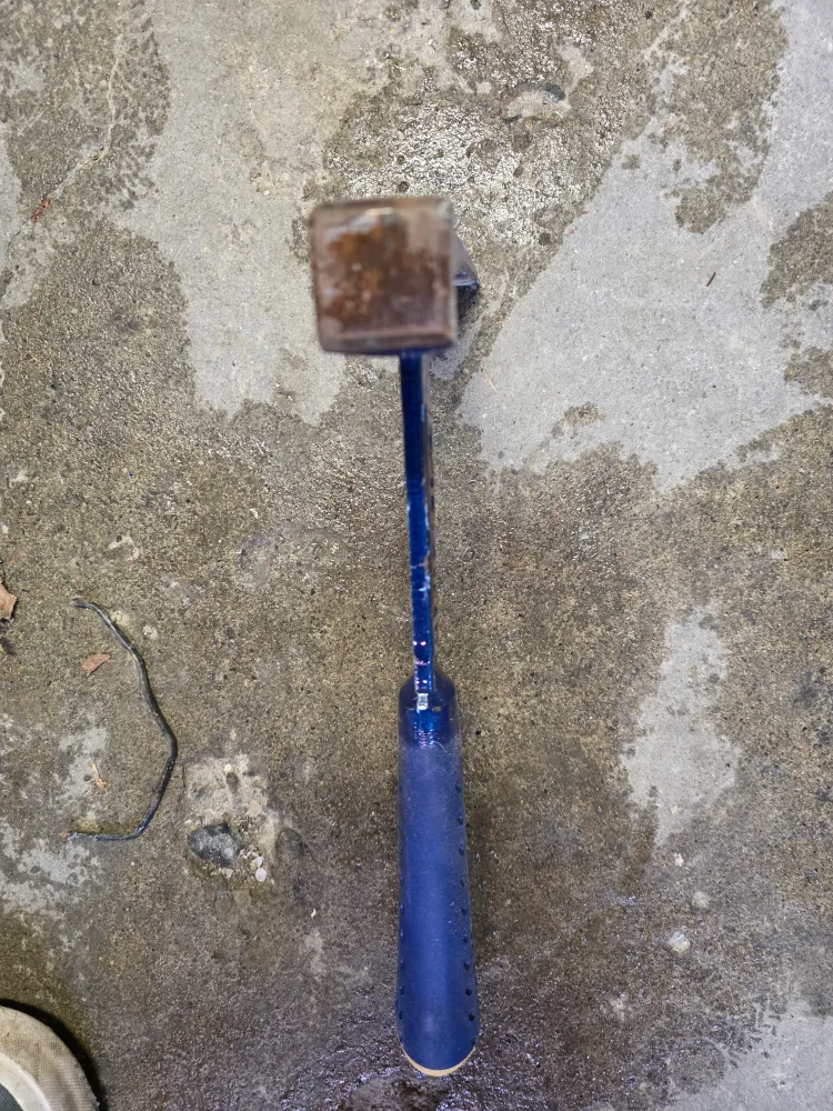 Estwing 28 oz. Hatchet image indicator(3)