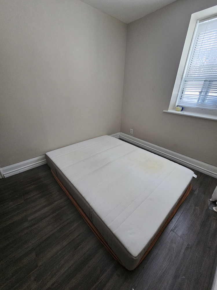 IKEA HAUGESUND Queen size mattress ~Free~