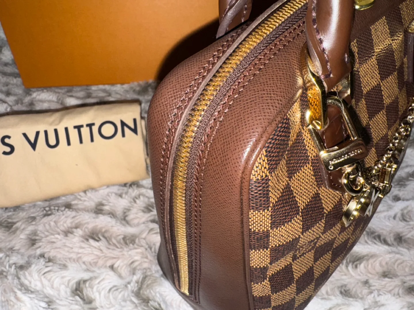 Louis Vuitton Damier Ebene Brera image indicator(4)