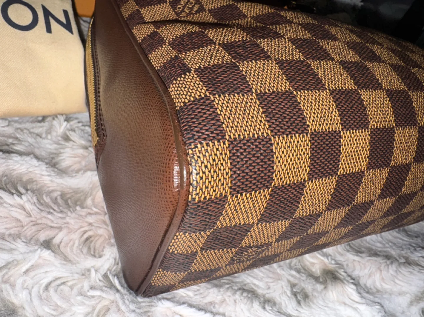 Louis Vuitton Damier Ebene Brera image indicator(7)