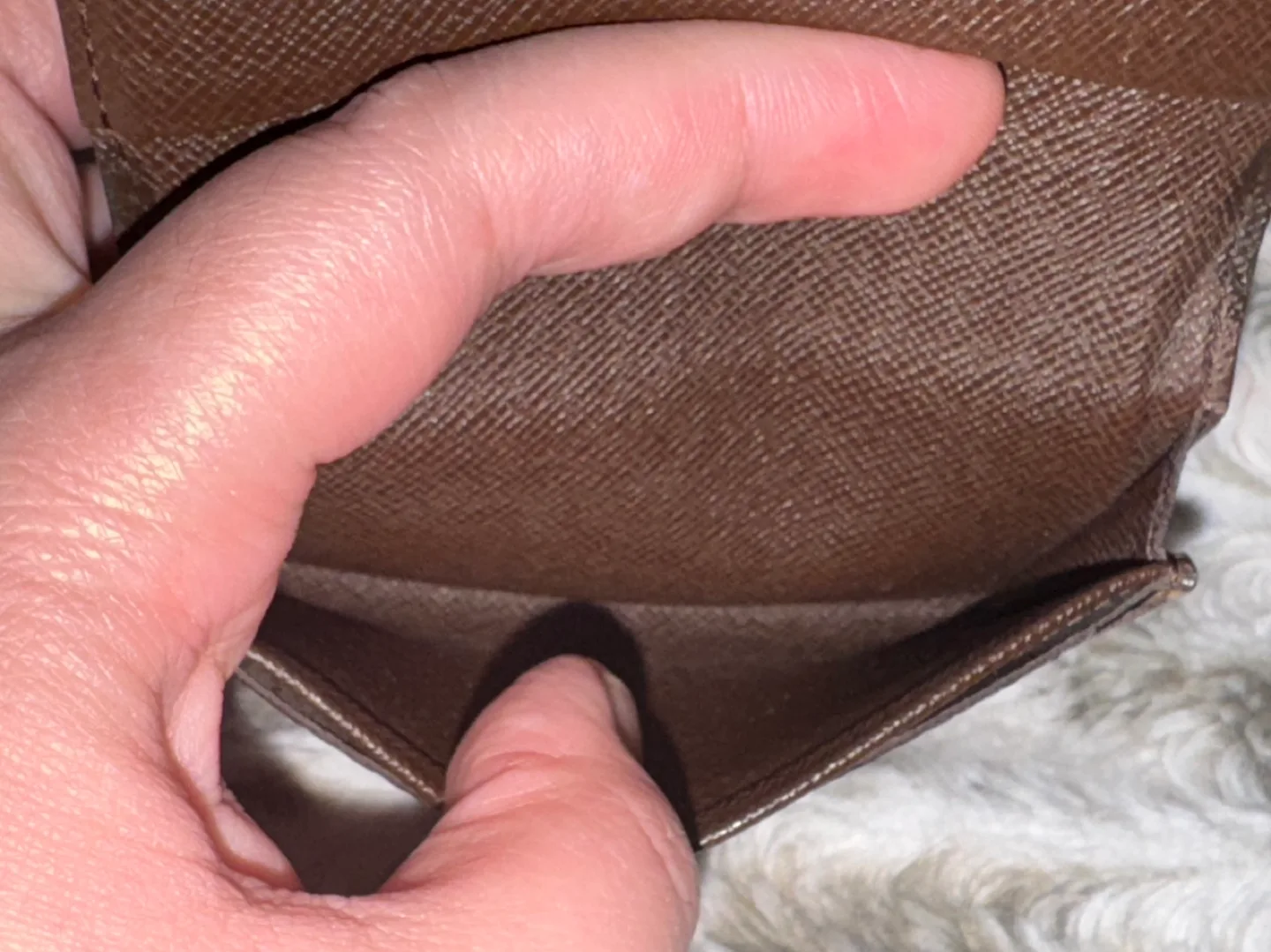 Louis Vuitton Damier ebene Card Holder image indicator(8)