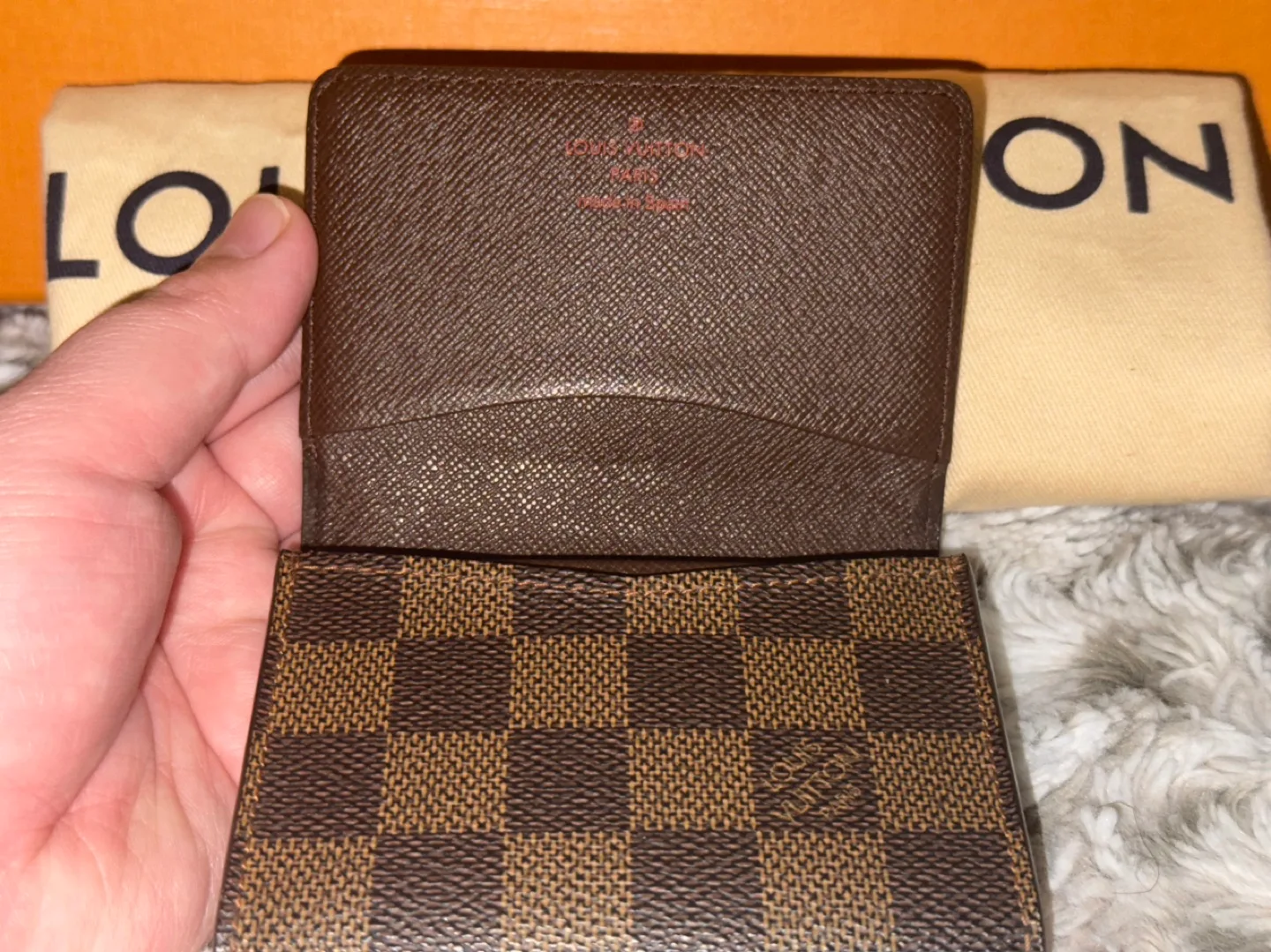 Louis Vuitton Damier ebene Card Holder image indicator(2)