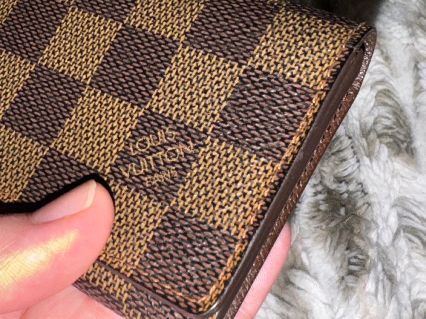 Louis Vuitton Damier ebene Card Holder image indicator(10)