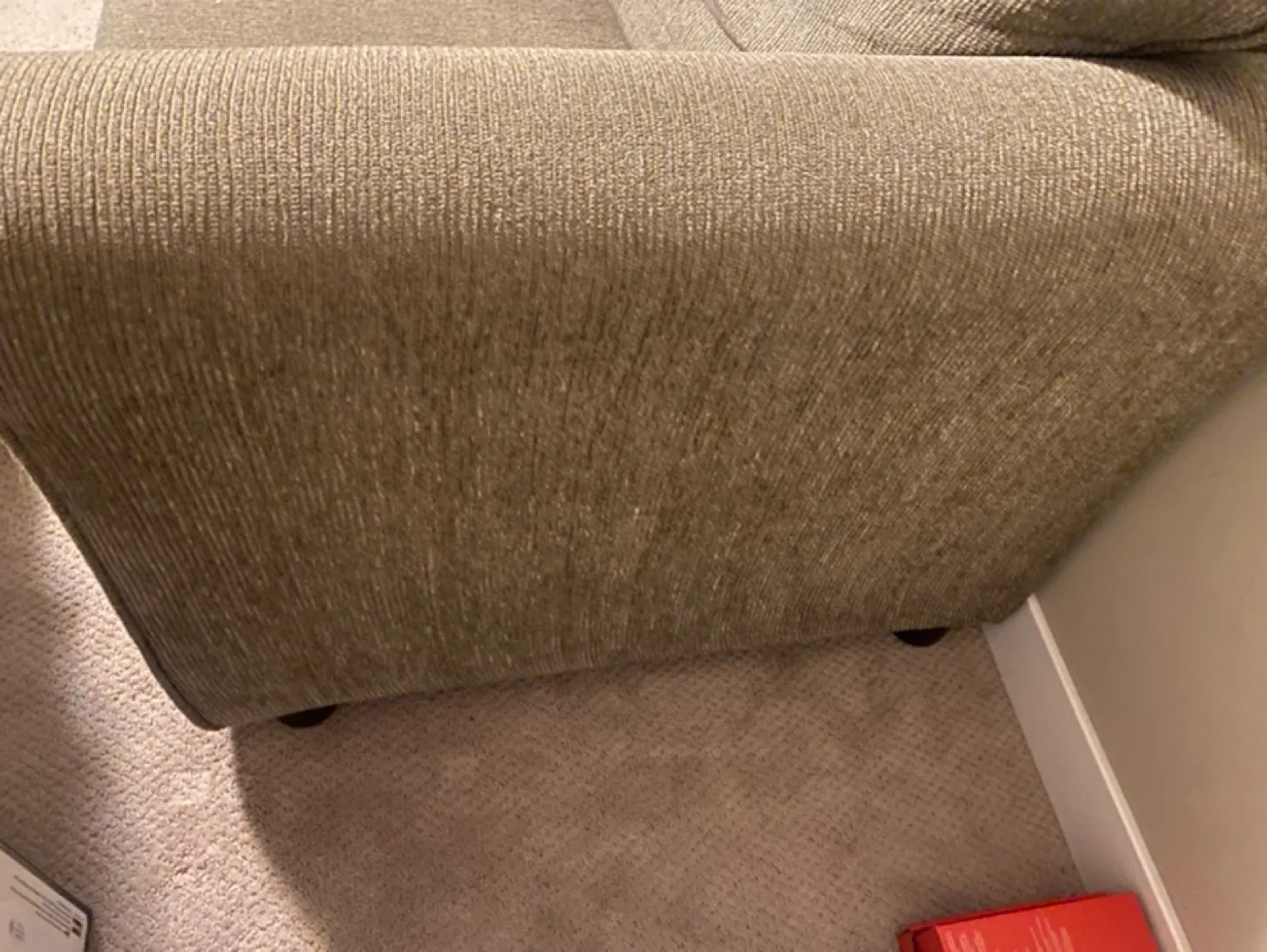 Couch with pull out bed image indicator(4)