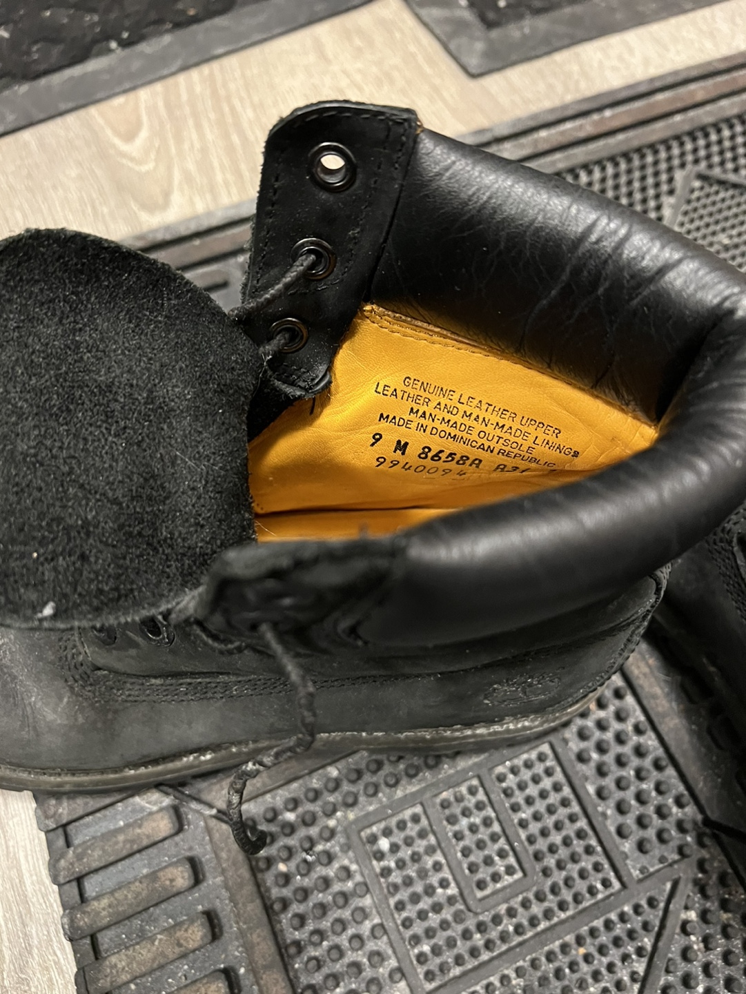 Timberland Men's Black Boots - Size 9