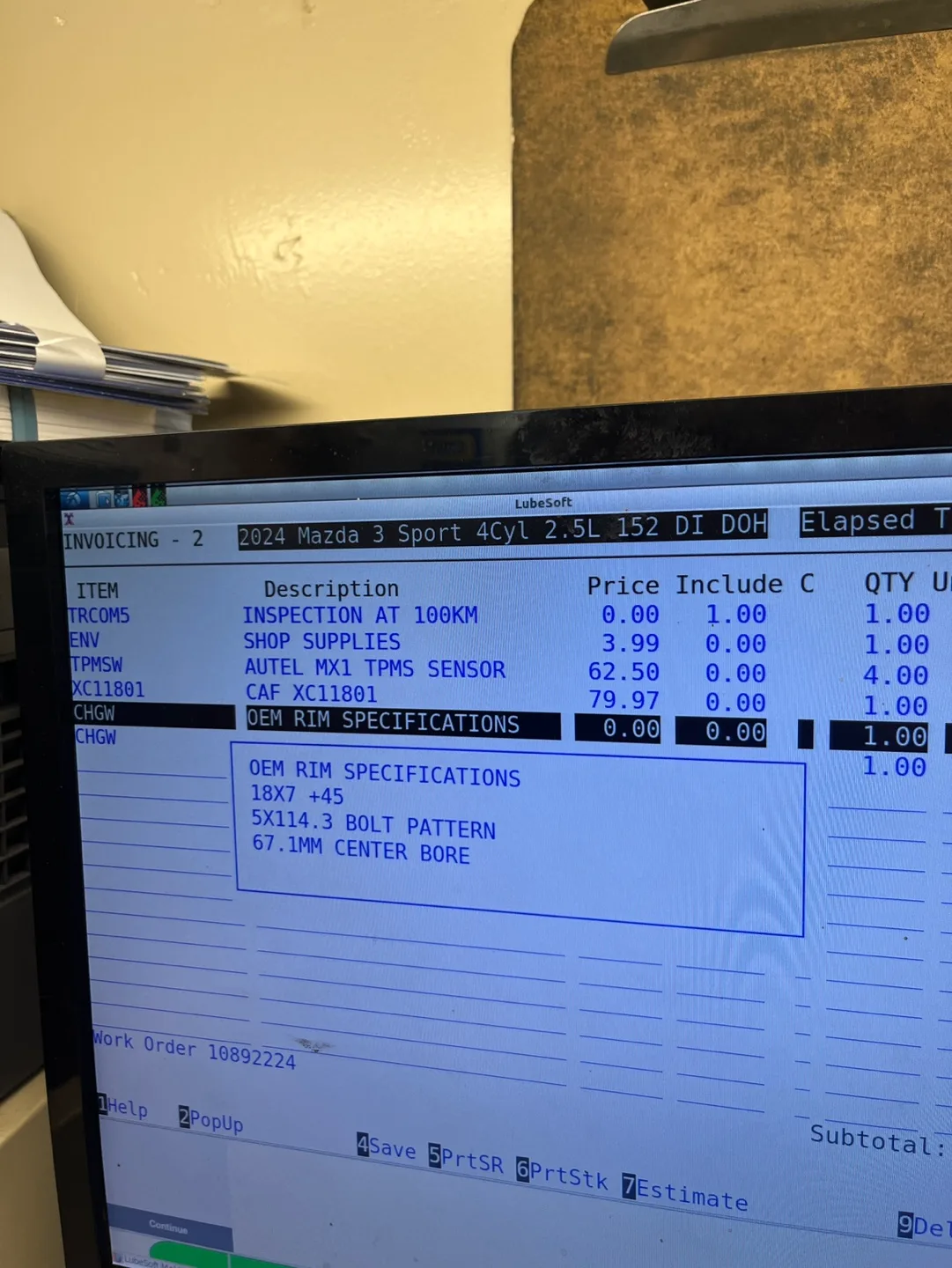 Tires and beautiful rims only used for 10,000 km all season image indicator(4)