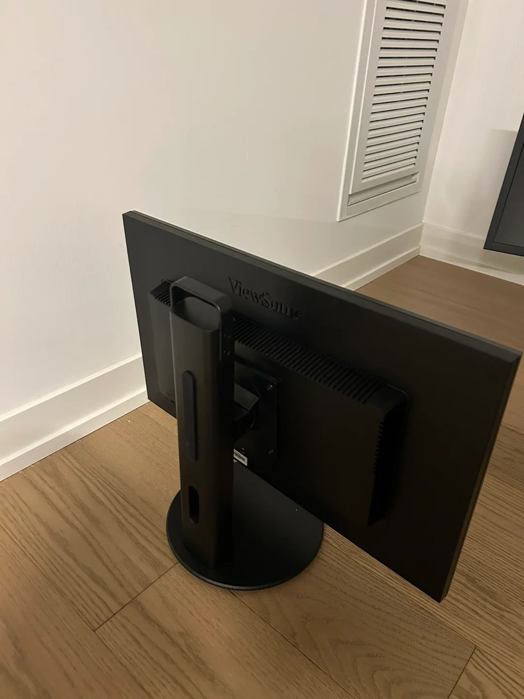 24” ViewSonic Monitor w/ adjustable stand image indicator(3)