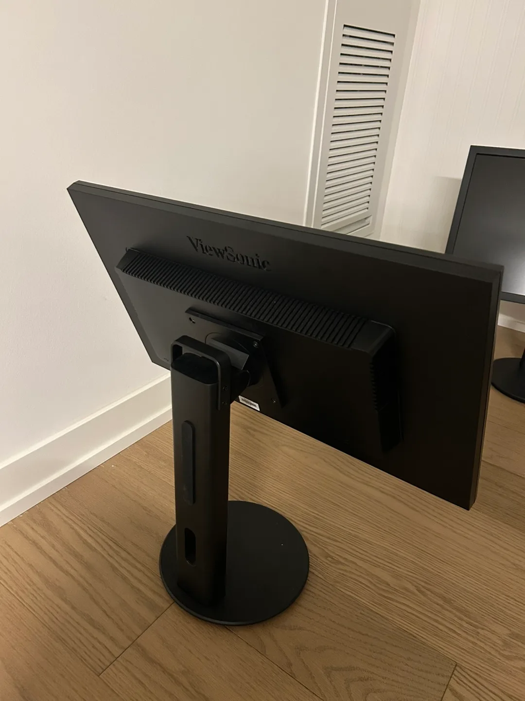 24” ViewSonic Monitor w/ adjustable stand image indicator(2)