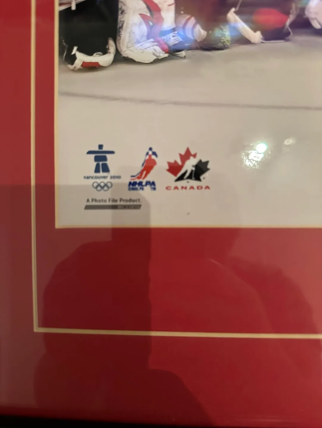 Framed Vancouver 2010 Olympics Canadian Men's Hockey Team Photo image indicator(3)