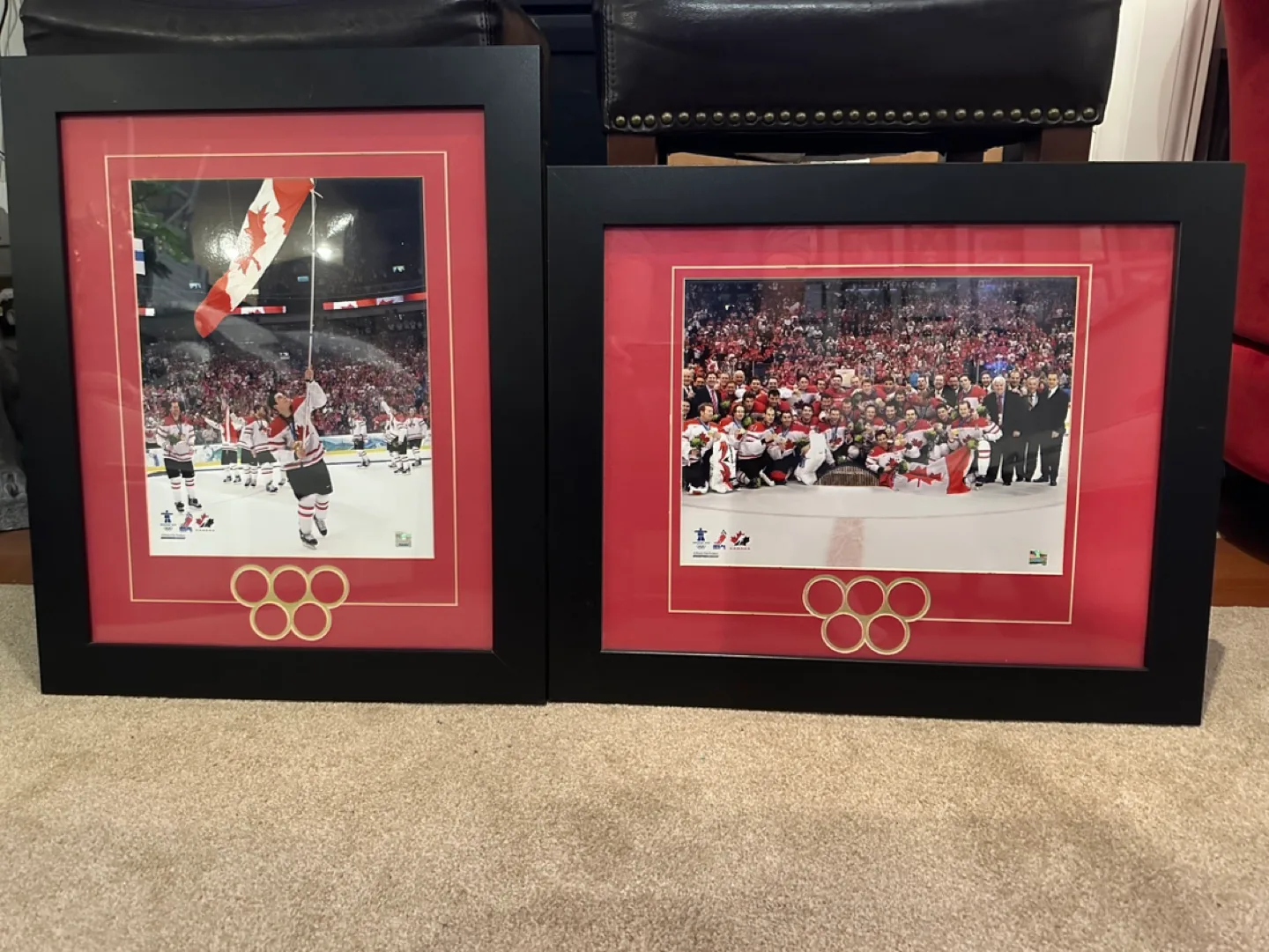Framed Vancouver 2010 Olympics Canadian Men's Hockey Team Photo image indicator(10)