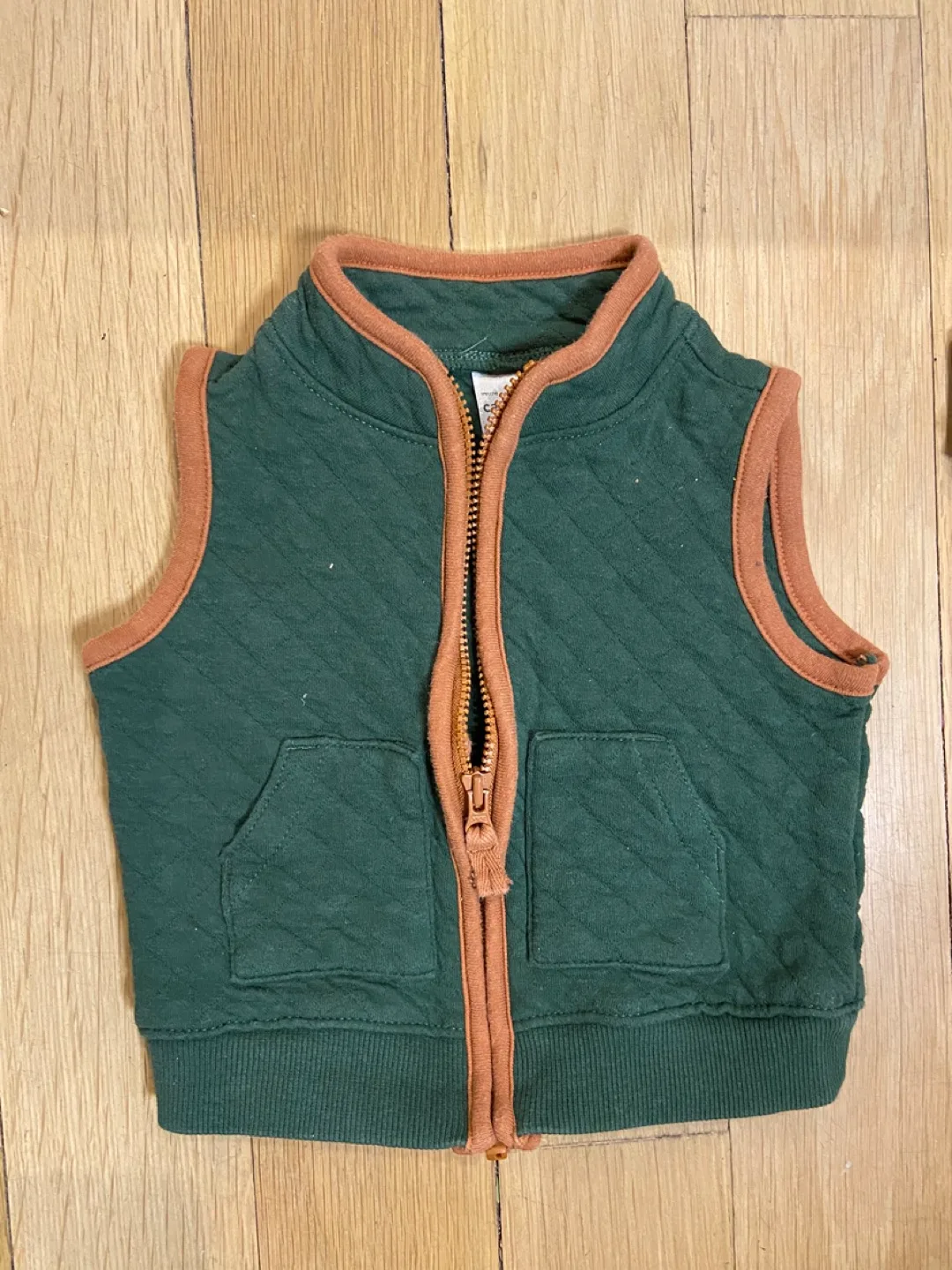 Adorable Baby Boy Outfit - Bear Sweatshirt & Quilted Vest image indicator(2)