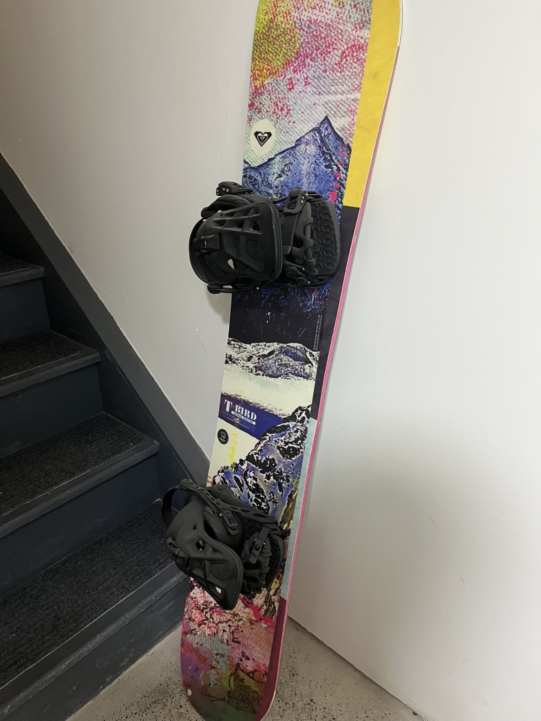Roxy T-Bird snowboard with Rome bindings