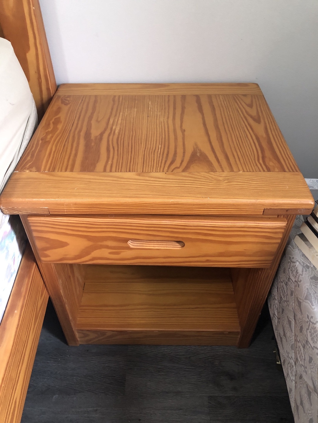 Pine Bedroom Set - 6 Drawer Dresser, 2 Nightstands - photo 4