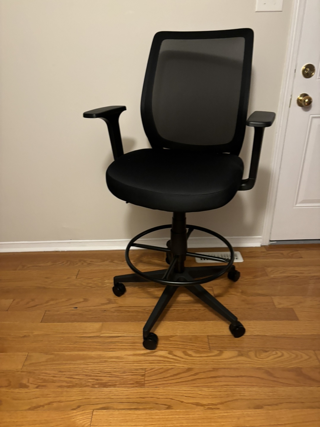 Office Chair - Mesh Back - Adjustable Height - photo 4